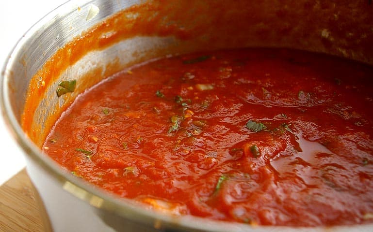 Sauce tomate maison : comment faire une bonne sauce tomate ?