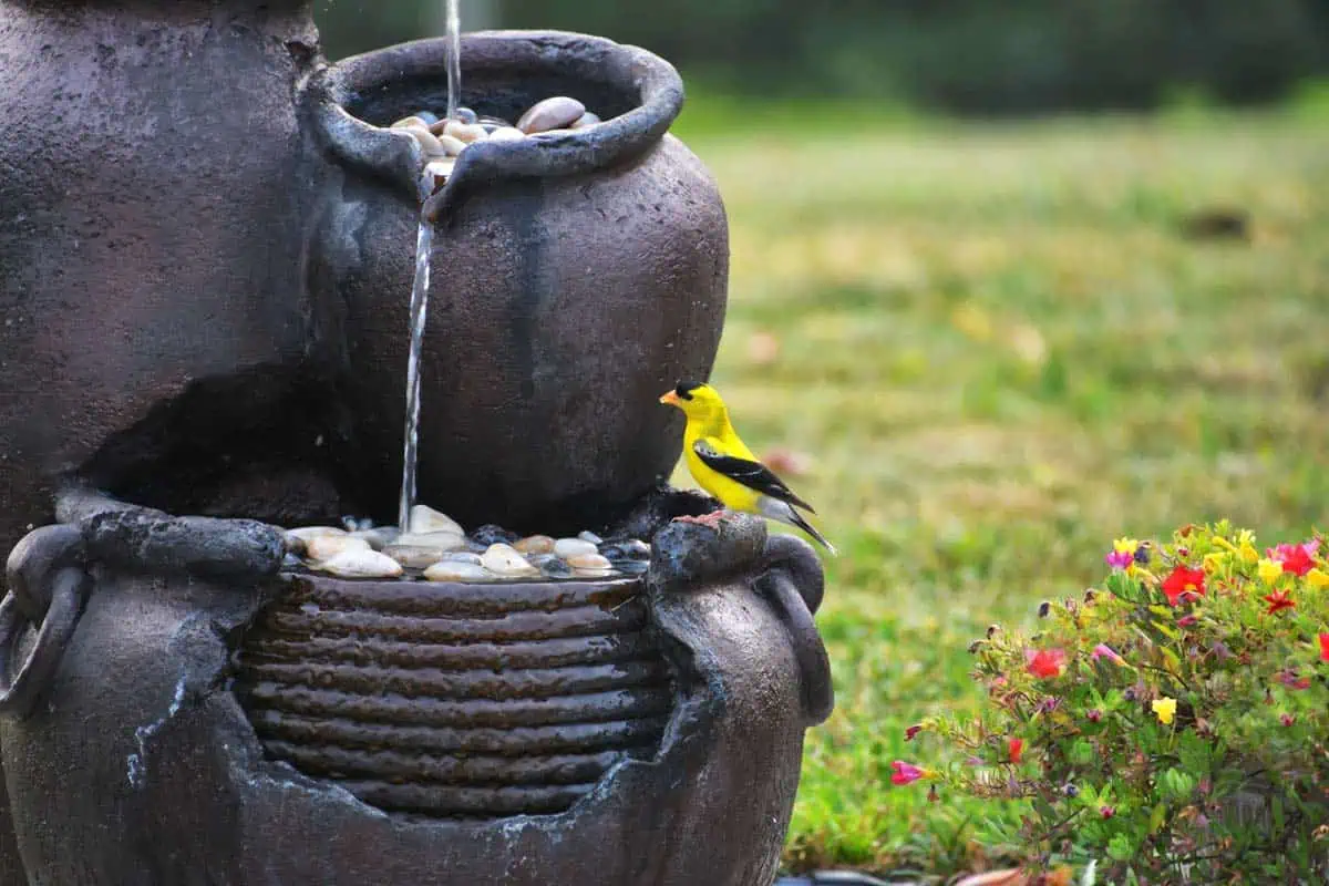 Installer une fontaine de jardin